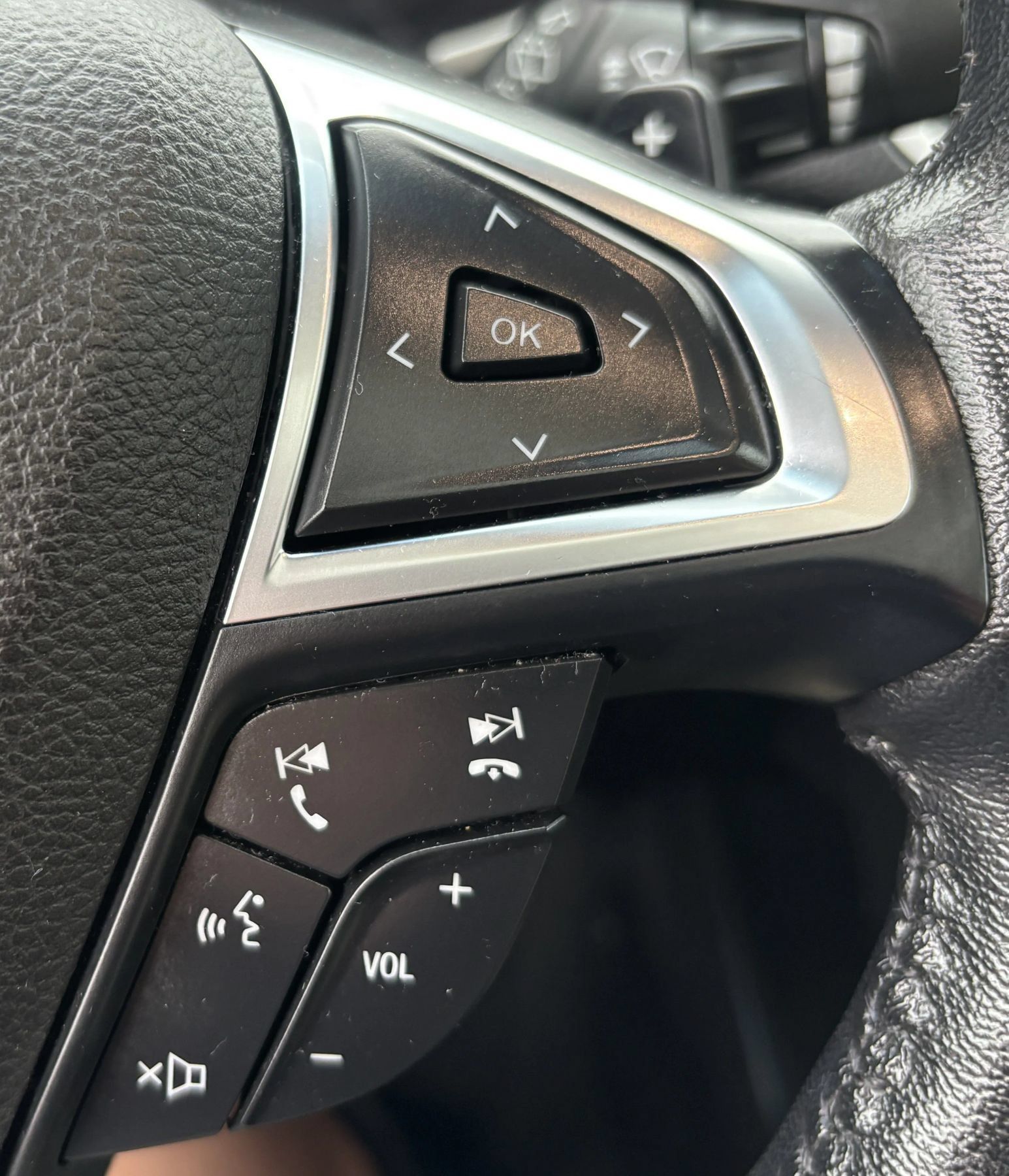Used 2017 Ford Edge SEL w/ Equipment Group 201A AWD/4WD image 20
