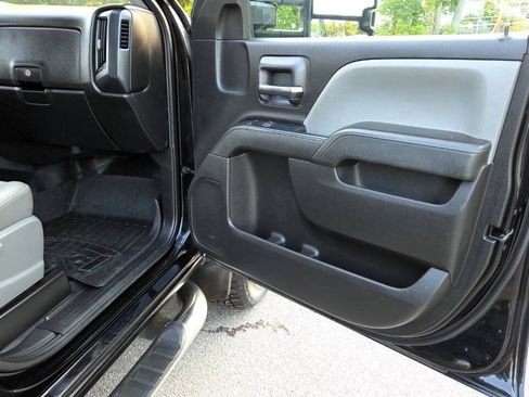 Used 2019 Chevrolet Silverado 2500 W/T w/ Snow Plow Prep Package AWD/4WD image 45