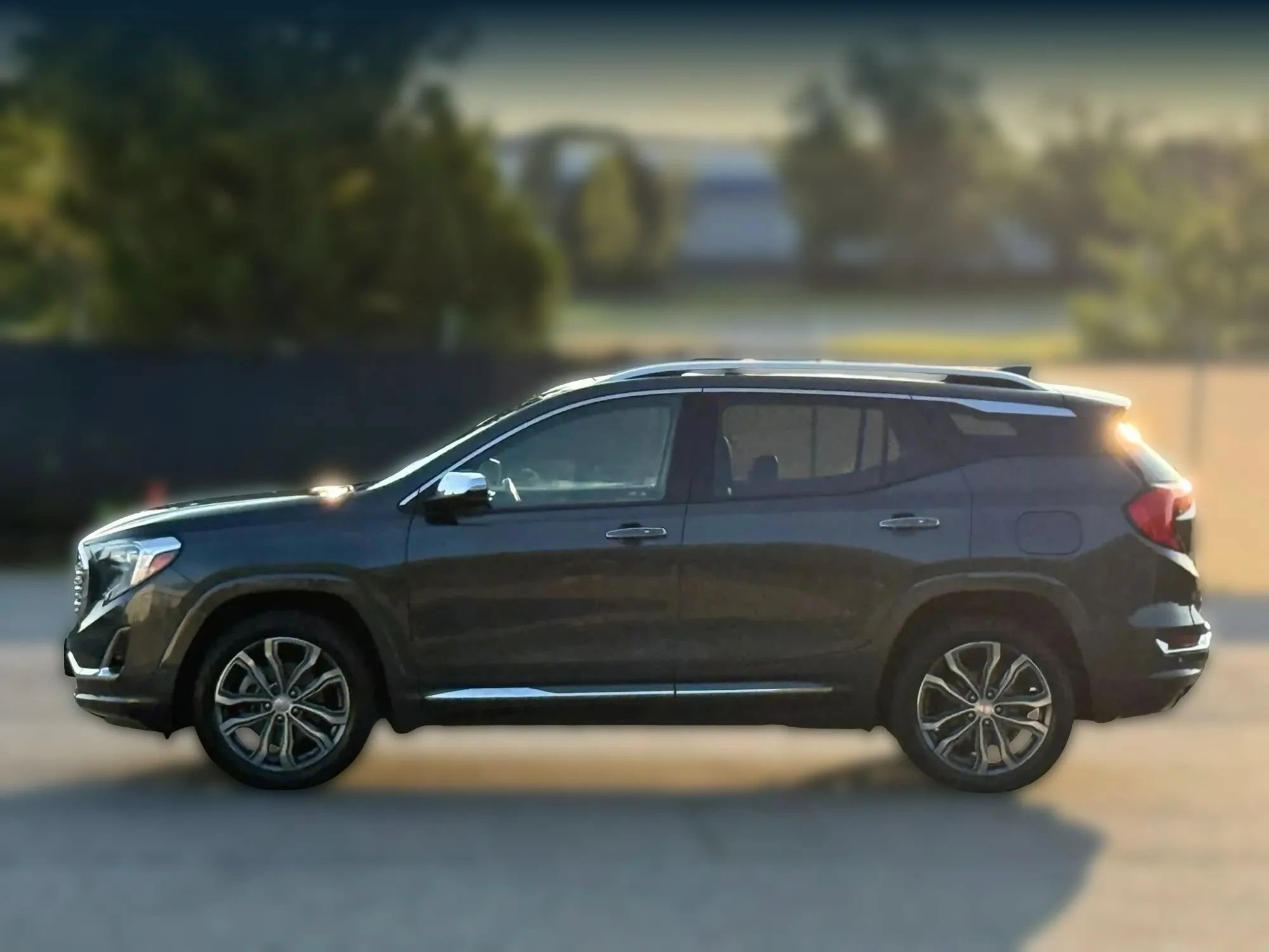 Used 2019 GMC Terrain Denali w/ Advanced Safety Package AWD/4WD image 8