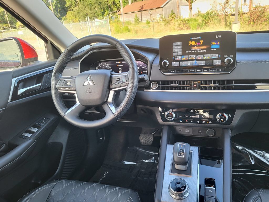 Used 2024 Mitsubishi Outlander SEL FWD image 15