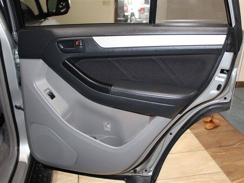 Used 2007 Toyota 4Runner SR5 AWD/4WD image 29