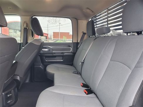 Used 2019 RAM 2500 Big Horn image 30