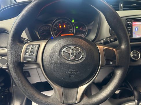 Used 2017 Toyota Yaris L image 12