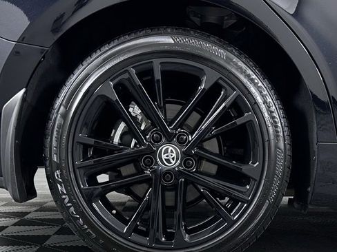 Used 2025 Toyota Camry SE image 11