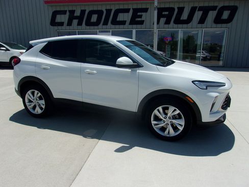 Used 2024 Buick Encore GX Preferred FWD image 2