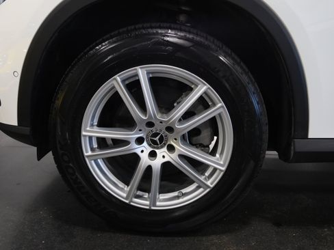 Used 2023 Mercedes-Benz GLC 300 4MATIC image 13