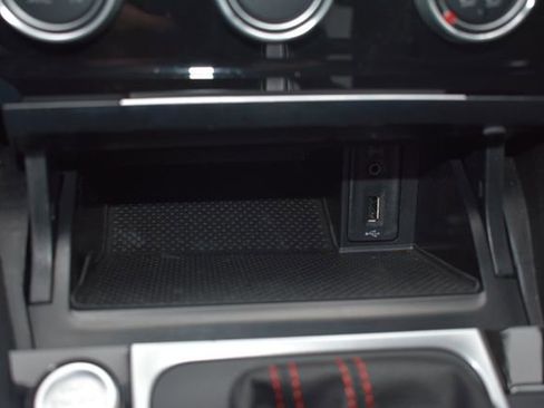 Used 2018 Volkswagen GTI SE w/ SE Leather Package image 28