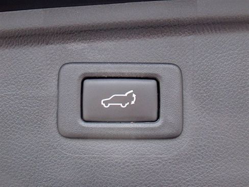 Used 2015 Subaru Outback 2.5i Premium image 11