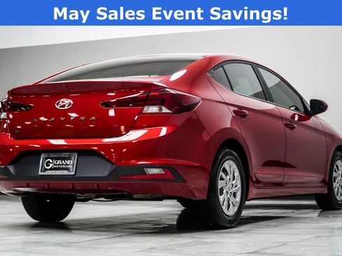 Used 2020 Hyundai Elantra SE FWD image 11