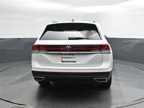 New 2026 Volkswagen Atlas SE image 8