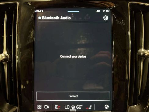 Used 2025 Volvo S60 B5 Core FWD image 37