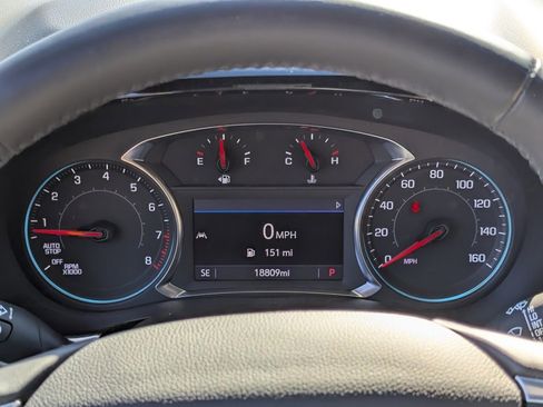 Used 2022 Chevrolet Traverse LT image 14