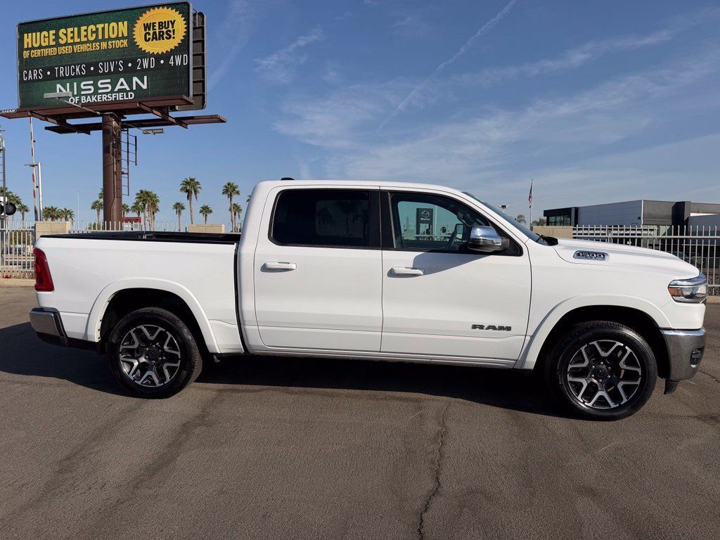 Used 2025 RAM 1500 Laramie AWD/4WD image 7