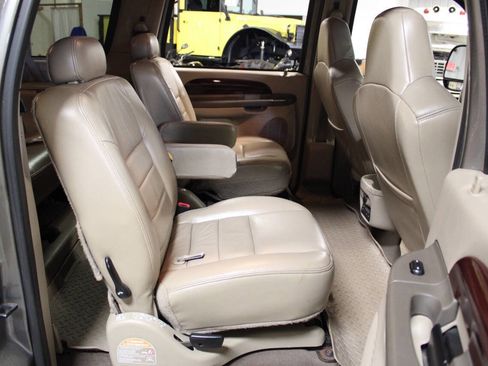 Used 2004 Ford Excursion Limited image 30
