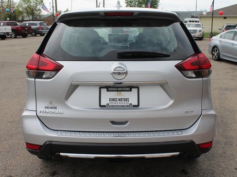 Used 2018 Nissan Rogue S image 4