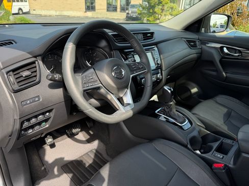 Used 2018 Nissan Rogue SL AWD/4WD image 25