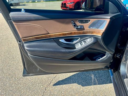 Used 2016 Mercedes-Benz S 550 4MATIC Sedan image 6