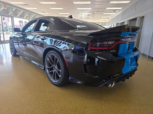 Used 2023 Dodge Charger Scat Pack w/ Navigation & Travel Group RWD image 6