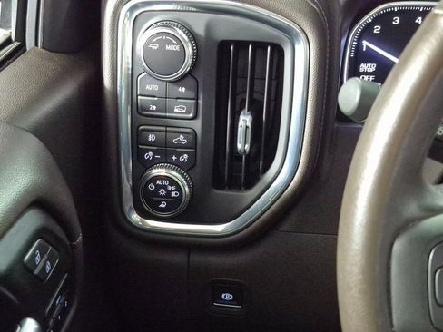 Certified 2021 GMC Sierra 1500 SLT image 16