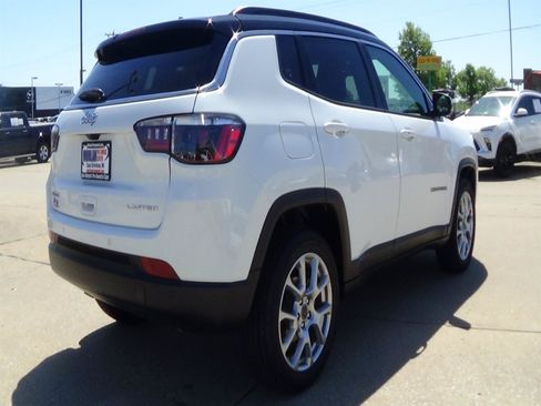 Certified 2025 Jeep Compass Limited AWD/4WD image 6