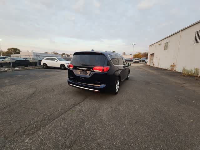 Used 2020 Chrysler Pacifica Limited FWD image 19
