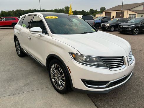 Used 2016 Lincoln MKX Reserve w/ Climate Package AWD/4WD image 3
