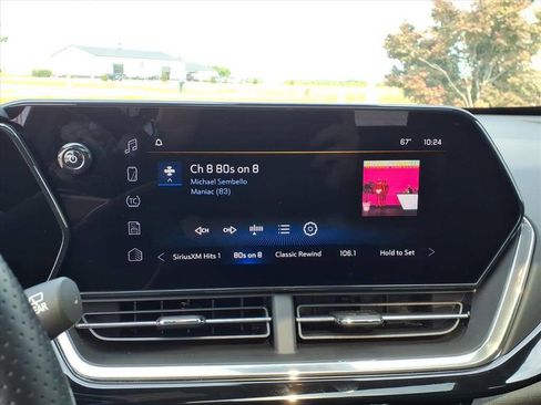 Used 2024 Chevrolet Trax RS w/ Sunroof Package image 13