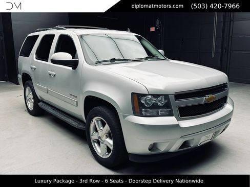 Used 2010 Chevrolet Tahoe LT w/ Luxury Package AWD/4WD image 9