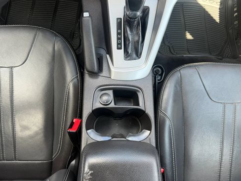 Used 2014 Ford Focus SE w/ Equipment Group 201A FWD image 21