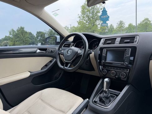 Used 2017 Volkswagen Jetta SEL FWD image 20