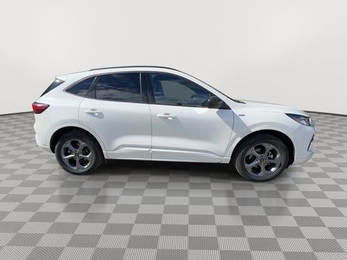 Used 2024 Ford Escape ST-Line w/ Tech Pack #1 AWD/4WD image 9