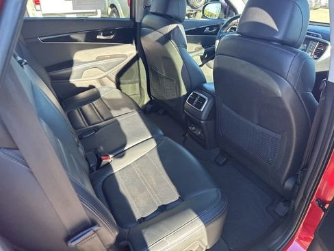 Used 2017 Kia Sorento EX image 16