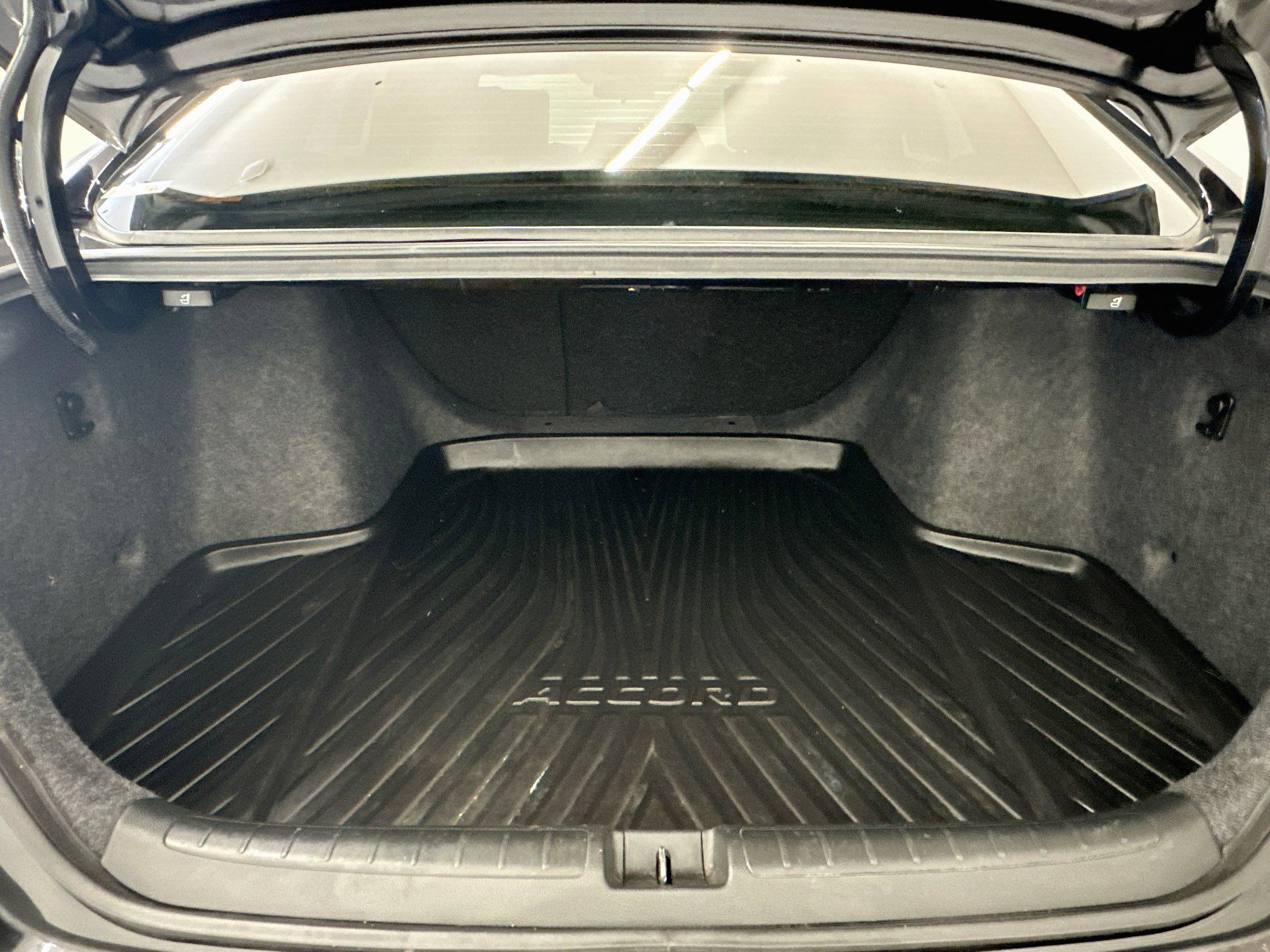 Used 2020 Honda Accord Sport image 30
