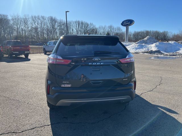 Used 2023 Ford Edge SEL w/ Convenience Package AWD/4WD image 4