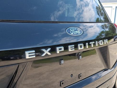 Used 2025 Ford Expedition Active AWD/4WD image 10