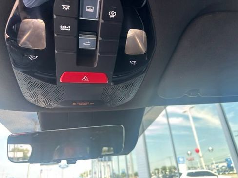 Certified 2024 Kia EV9 GT-Line AWD/4WD image 17