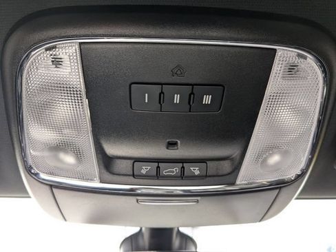 Used 2020 Jeep Grand Cherokee Altitude AWD/4WD image 5