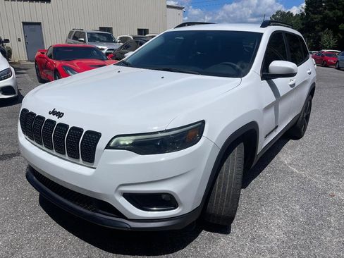 Used 2020 Jeep Cherokee Latitude Plus image 5