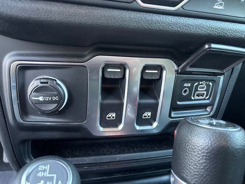 Used 2024 Jeep Wrangler Sport AWD/4WD image 10
