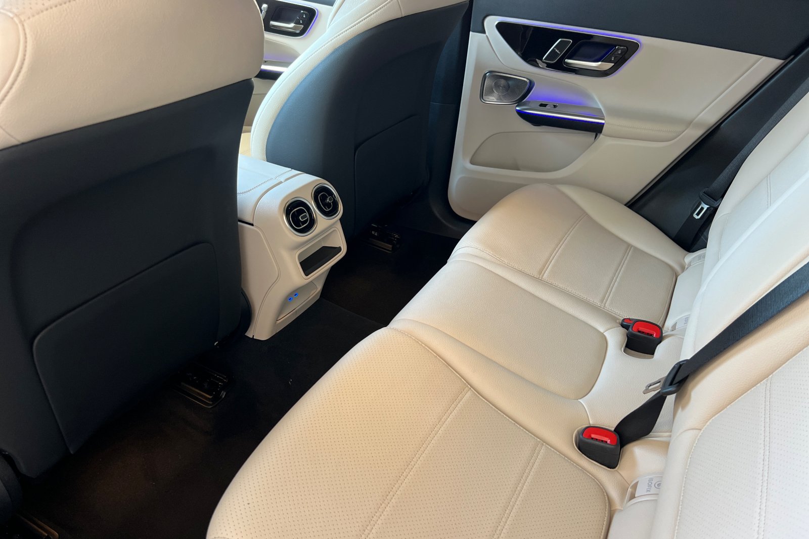 Certified 2026 Mercedes-Benz GLC 300 4MATIC image 4