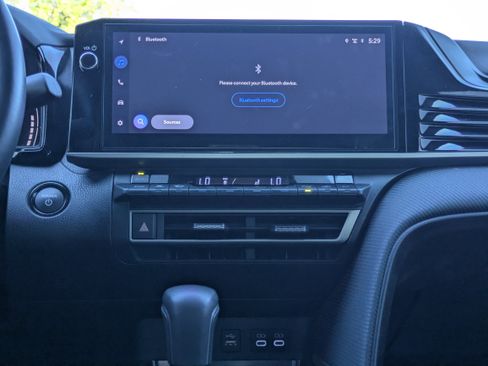 Used 2025 Toyota Camry SE w/ Multimedia Upgrade Package image 5