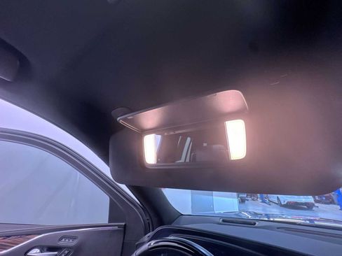 Used 2024 Cadillac Escalade Premium Luxury image 34