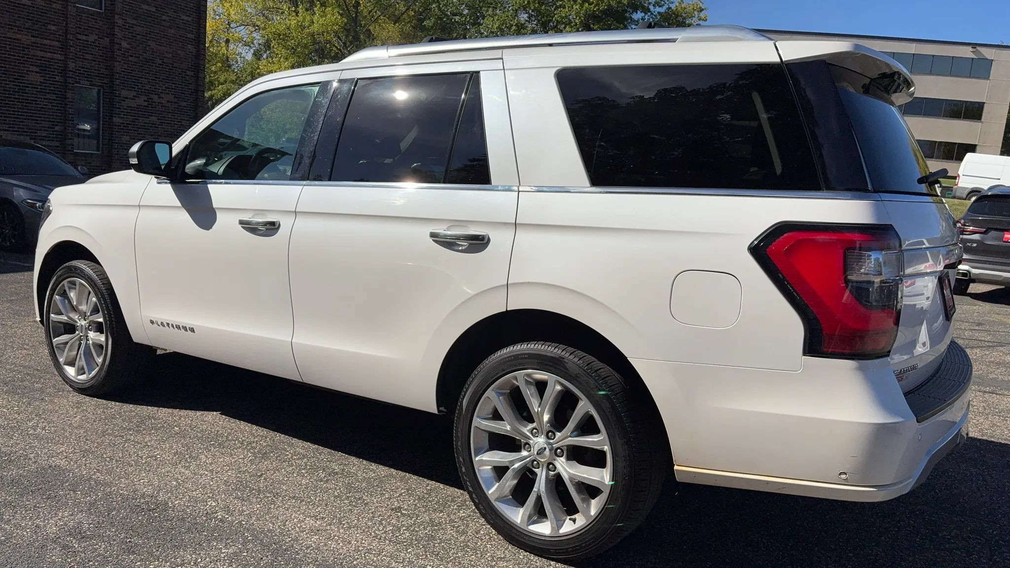 Used 2018 Ford Expedition Platinum AWD/4WD image 6