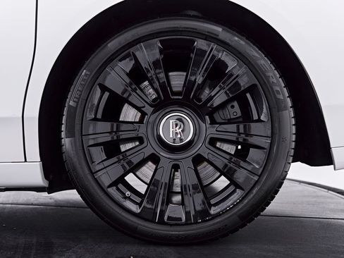 Used 2018 Rolls-Royce Ghost RWD image 32