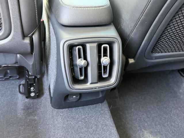 Certified 2024 Volvo XC40 B5 Ultimate w/ Protection Package Premier AWD/4WD image 15