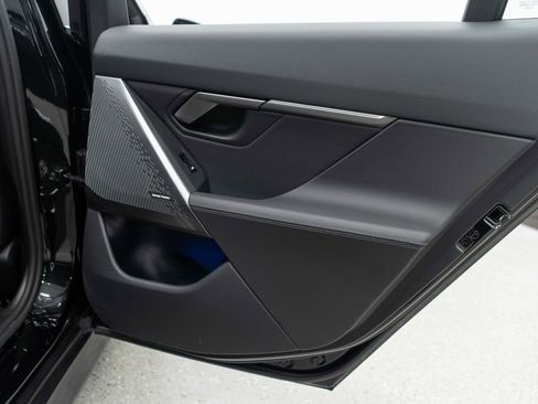 Used 2025 BMW 540i xDrive image 34