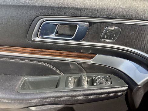 Used 2018 Ford Explorer Limited AWD/4WD image 17