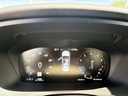 Used 2020 Volvo S60 T5 Momentum image 24