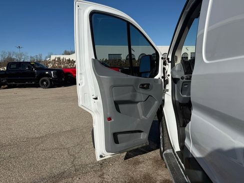 Used 2018 Ford Transit 250 130 Low Roof w/ Exterior Upgrade Package image 31