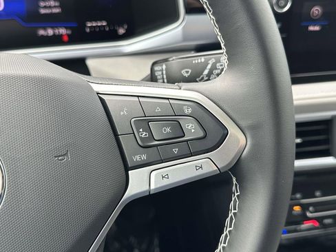 New 2025 Volkswagen Taos SE AWD/4WD image 18
